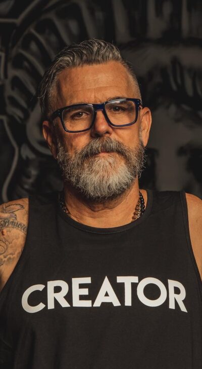 scott-travis-home-page-400x728-1